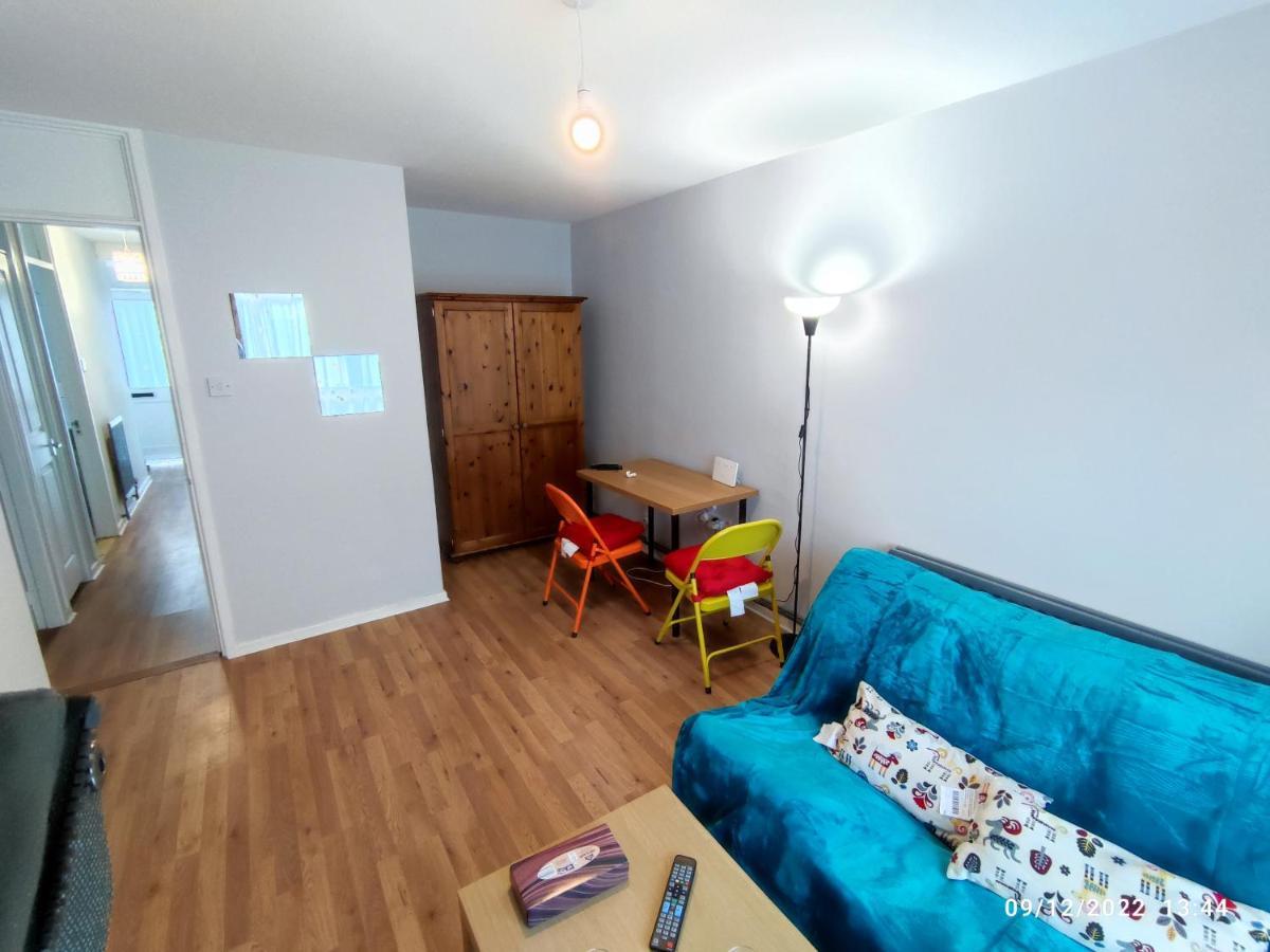 Central And Quiet Flat In London! Close To Station Exteriör bild